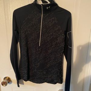 black Under armour running shirt